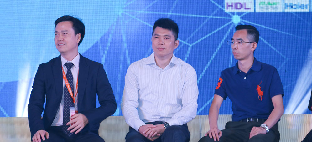 高峰論壇環(huán)節(jié)第一輪，探討互聯(lián)網(wǎng)電商與智能家居的未來發(fā)展趨勢二